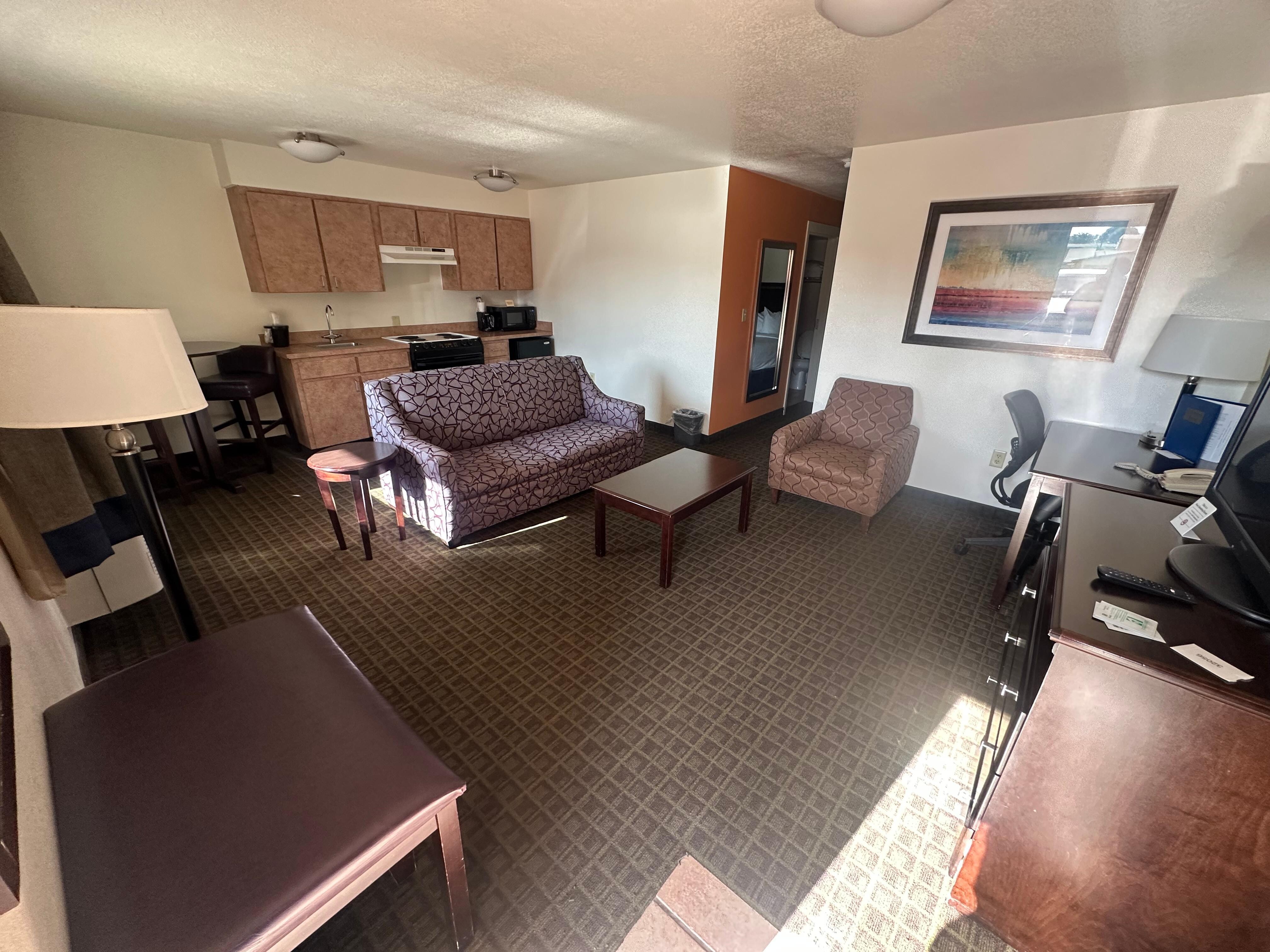 Guest room with one king bed